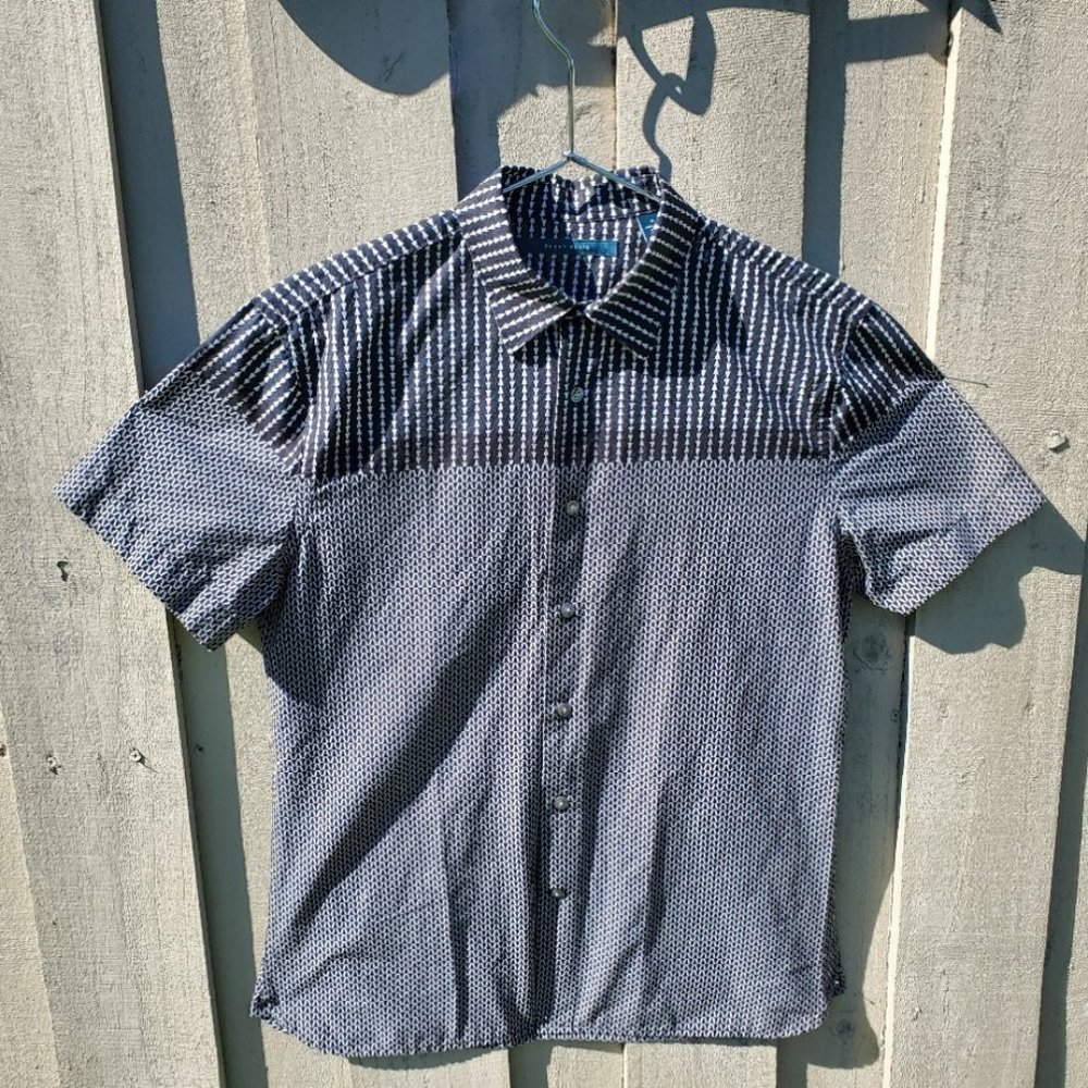 PERRY ELLIS White/Black/Gray Triangle Pattern Mens Short Sleeve Button Shirt